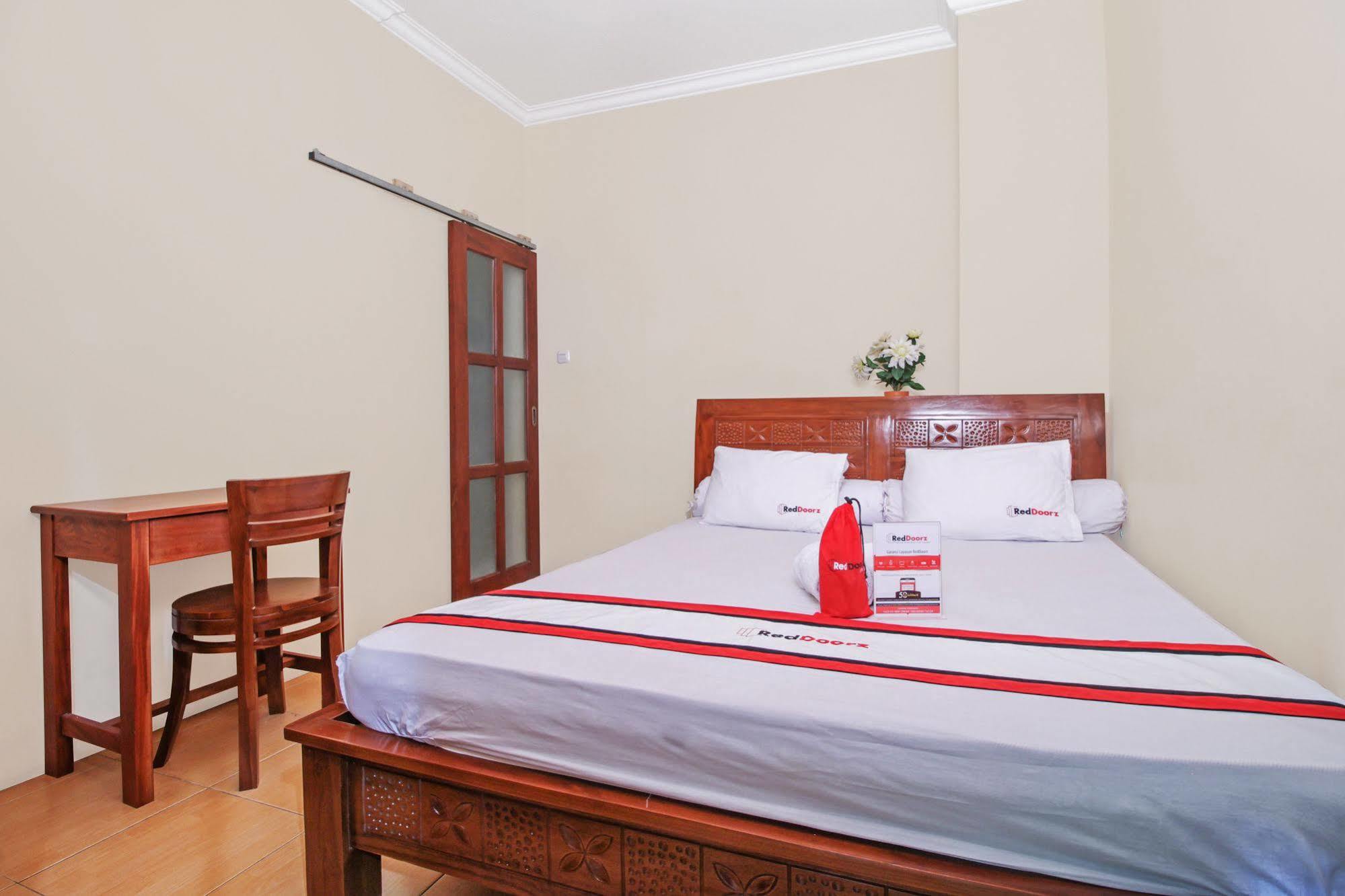 Reddoorz @ Kwitang Hotell Jakarta Eksteriør bilde