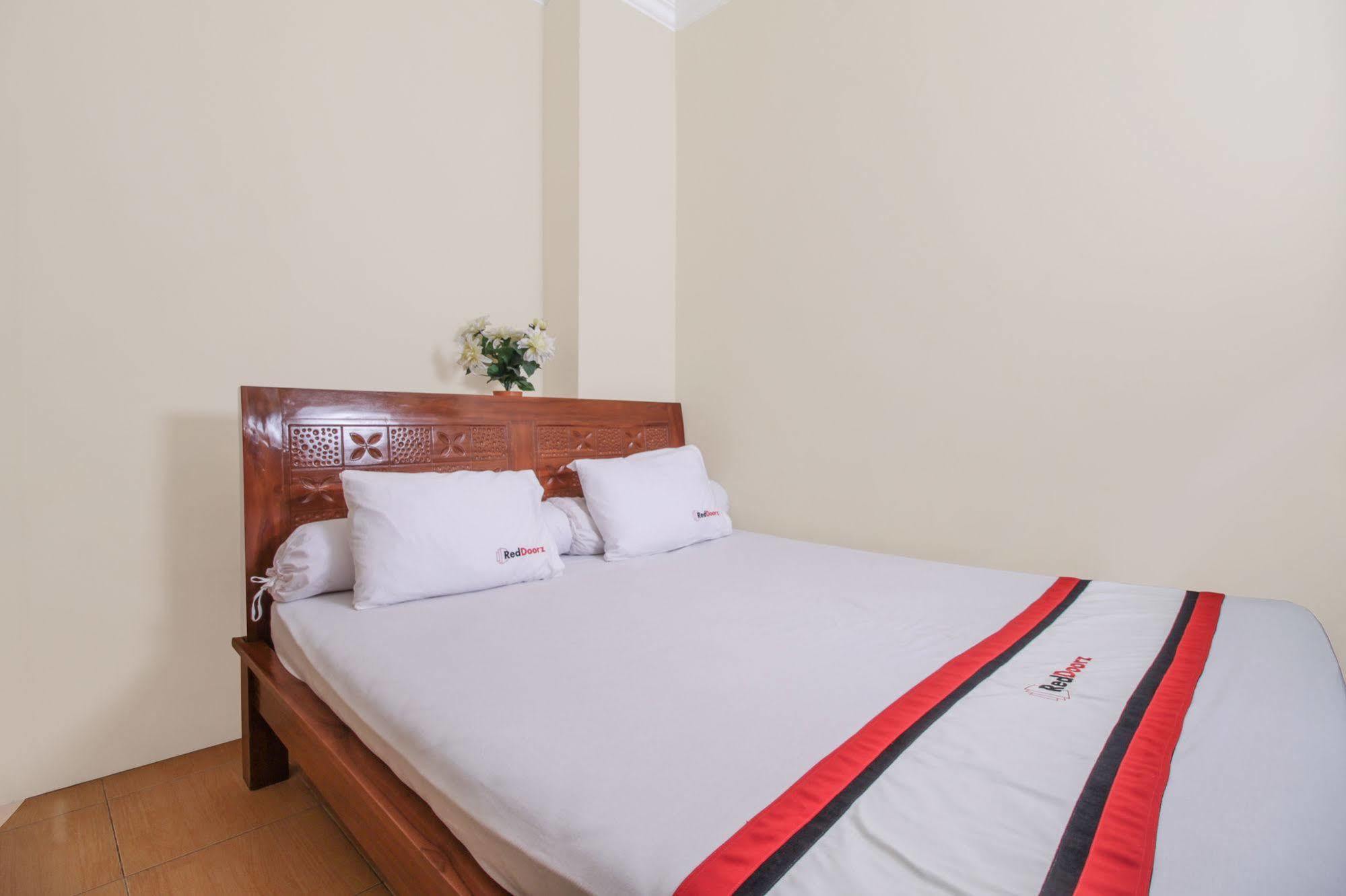 Reddoorz @ Kwitang Hotell Jakarta Eksteriør bilde
